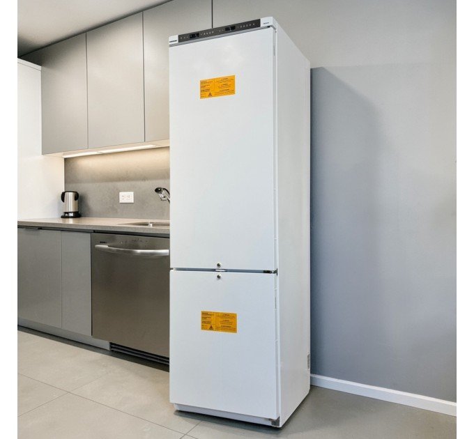 Медичний холодильник Liebherr LCexv 4010